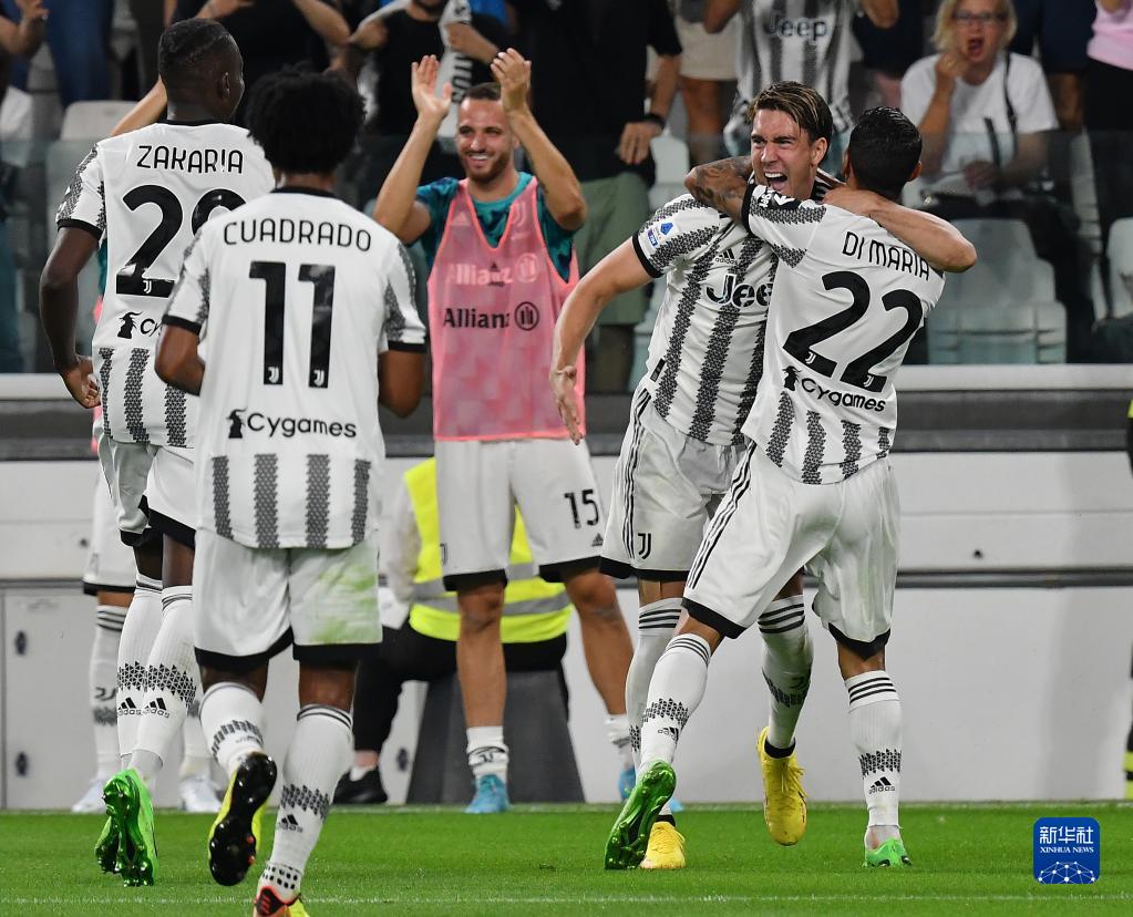 Shams：布克遭遇右腹股沟拉伤，一周后重新接受评估