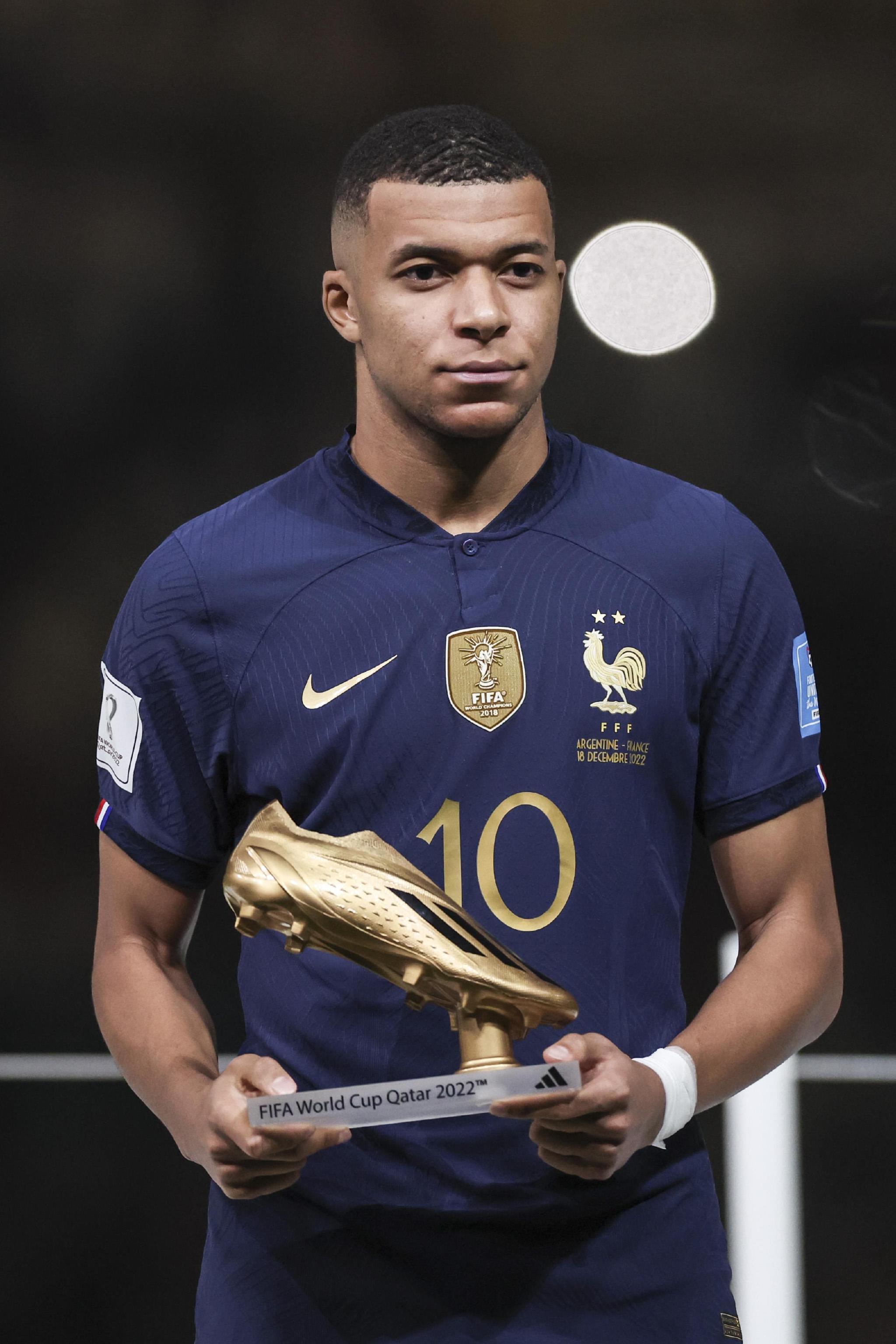 NBA球队战术解析：雄鹿防守策略调整,