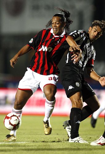 英超：热刺客场3-1击败狼队