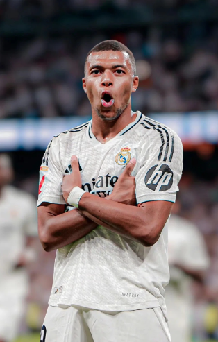 墨尔本城官方：莱基接受右髋关节手术，预计缺席三个月